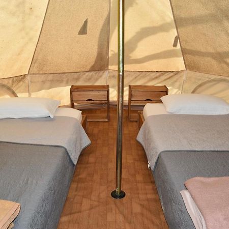 Camping Oliana Εξωτερικό φωτογραφία