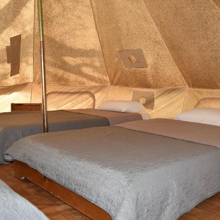 Camping Oliana Εξωτερικό φωτογραφία