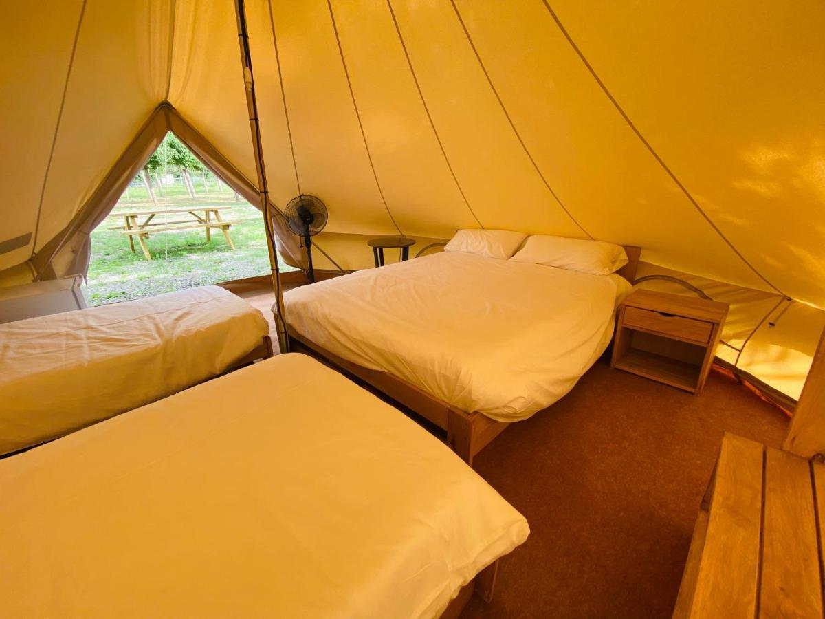Camping Oliana Εξωτερικό φωτογραφία