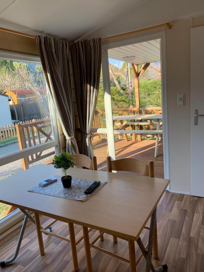 Camping Oliana Εξωτερικό φωτογραφία