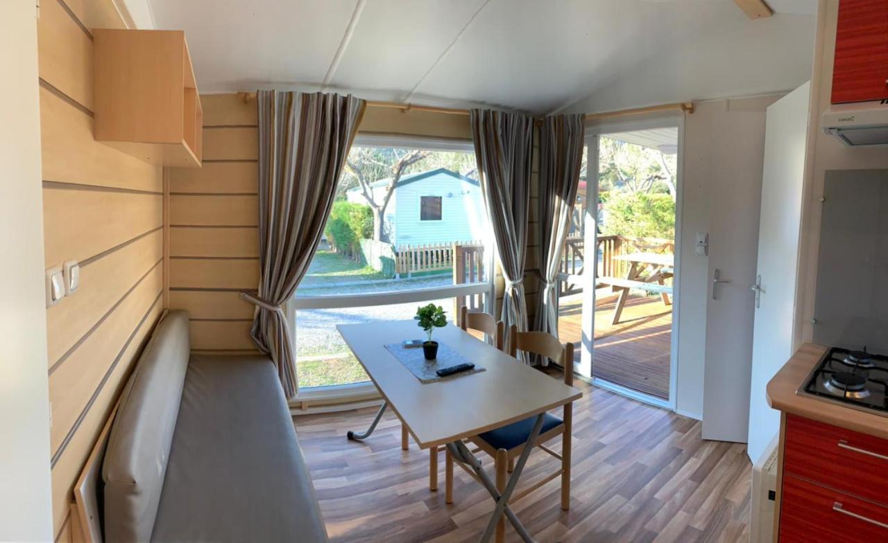 Camping Oliana Εξωτερικό φωτογραφία