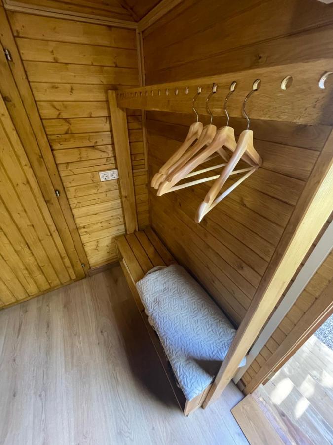 Camping Oliana Εξωτερικό φωτογραφία