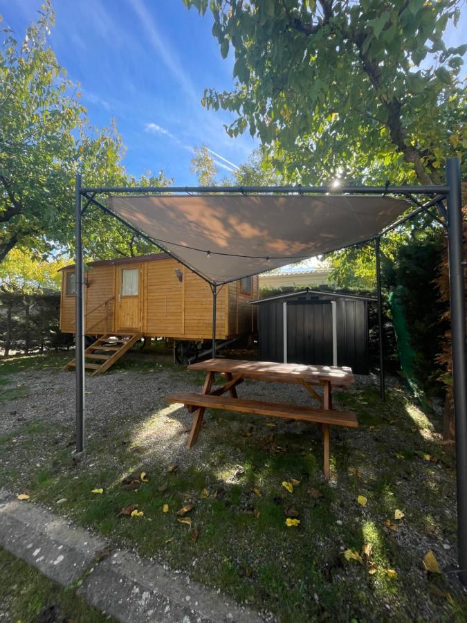 Camping Oliana Εξωτερικό φωτογραφία