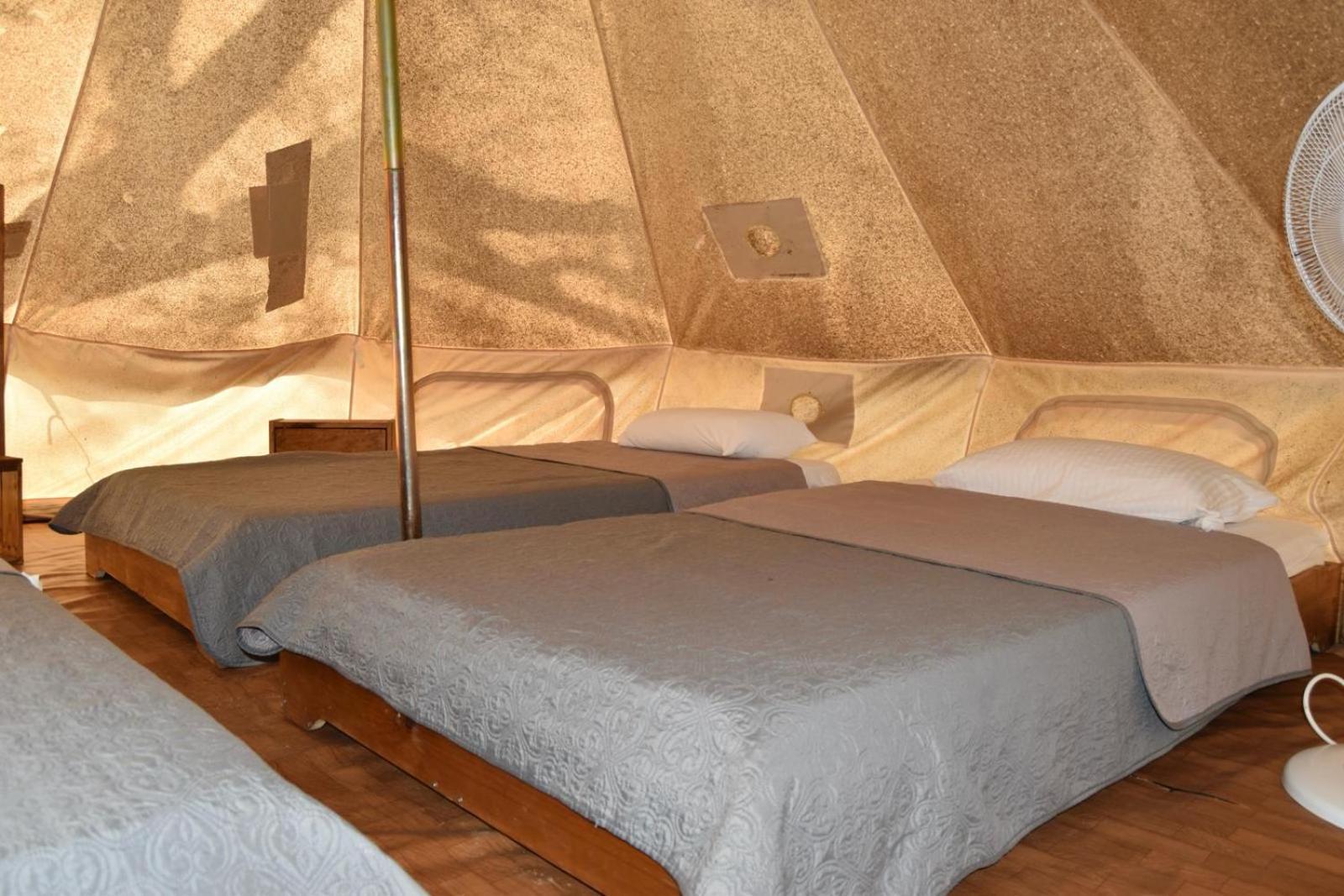 Camping Oliana Εξωτερικό φωτογραφία