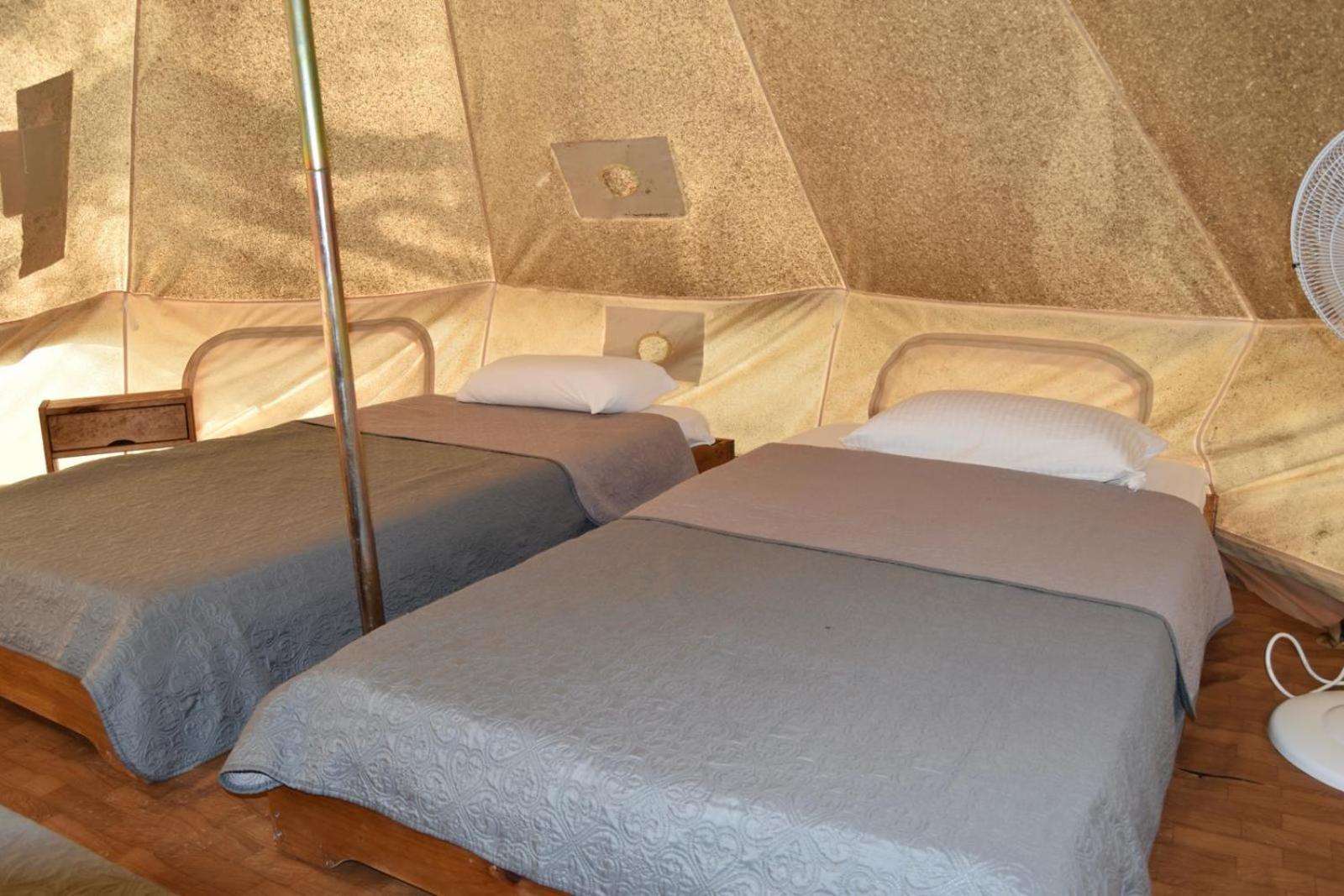 Camping Oliana Εξωτερικό φωτογραφία