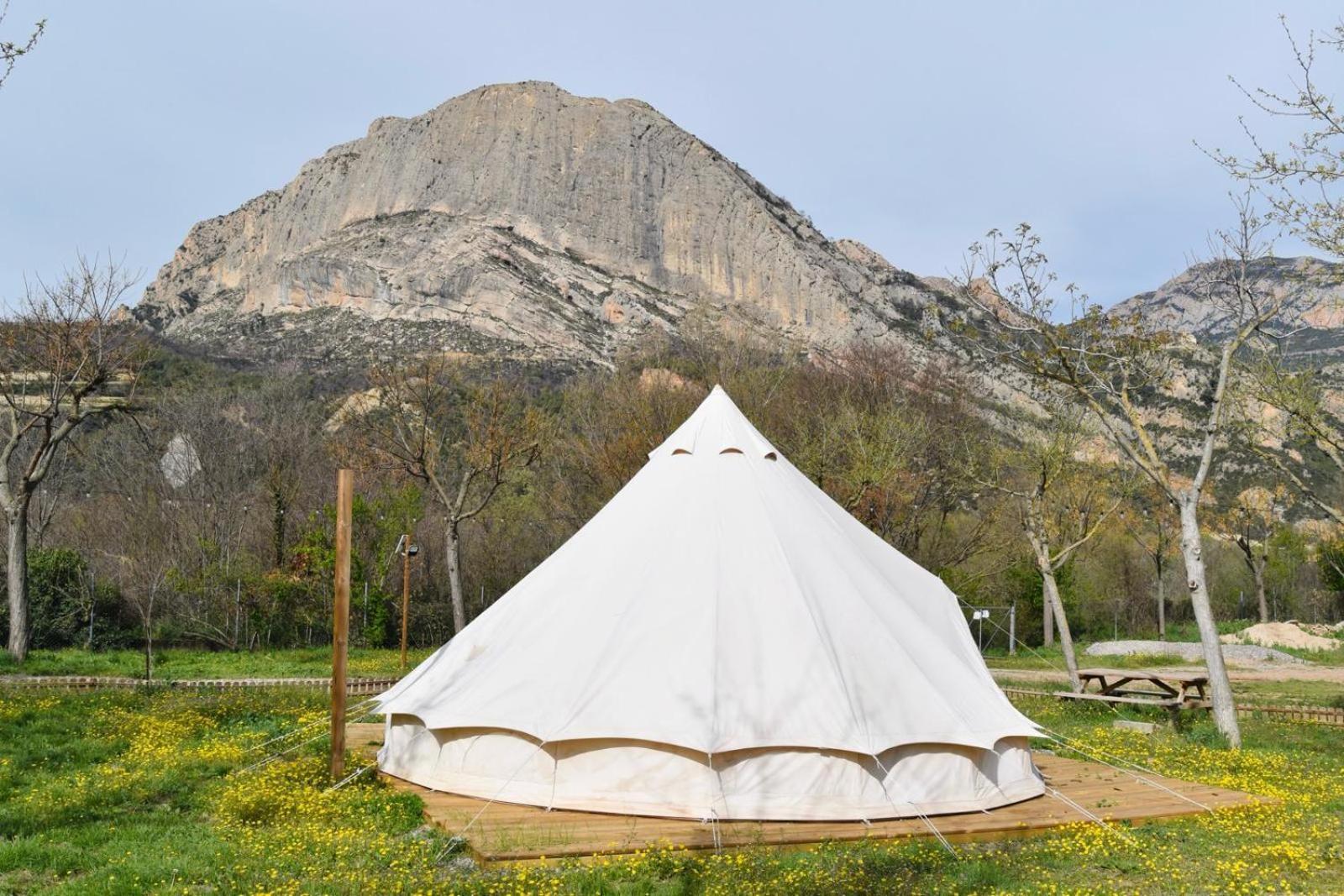 Camping Oliana Εξωτερικό φωτογραφία