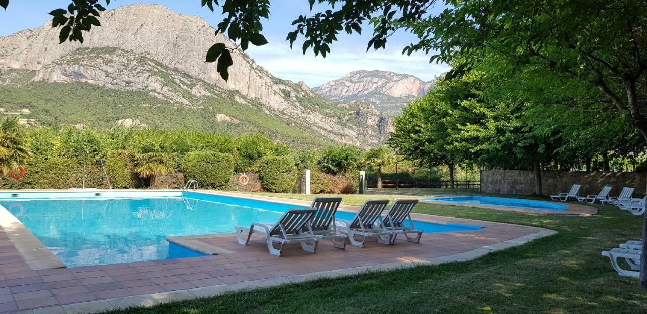 Camping Oliana Εξωτερικό φωτογραφία