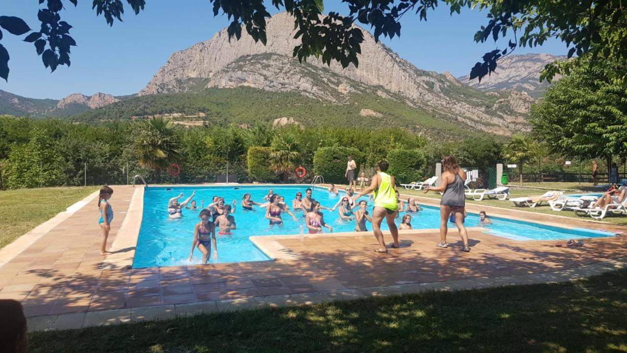Camping Oliana Εξωτερικό φωτογραφία